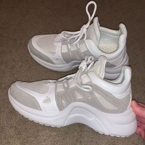 Women’s Fashion Sneakers